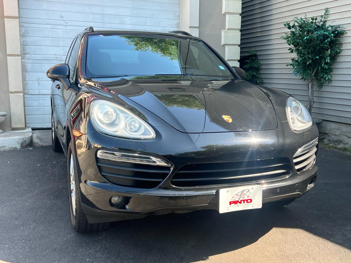 2014 BLACK /Black Leather Porsche Cayenne s (WP1AB2A20EL) with an 4.8L V8 DOHC 32V engine, 8 Speed Automatic transmission, located at 1018 Brunswick Ave, Trenton, NJ, 08638, (609) 989-0900, 40.240086, -74.748085 - This Porsche Cayenne is a super clean,well maintained black beauty! Always serviced and needs nothing. Please call Anthony to set up an appt. 609-273-5100 - Photo#9
